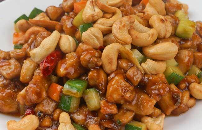 105 Diced Chicken w.Cashew Nuts(Qt)