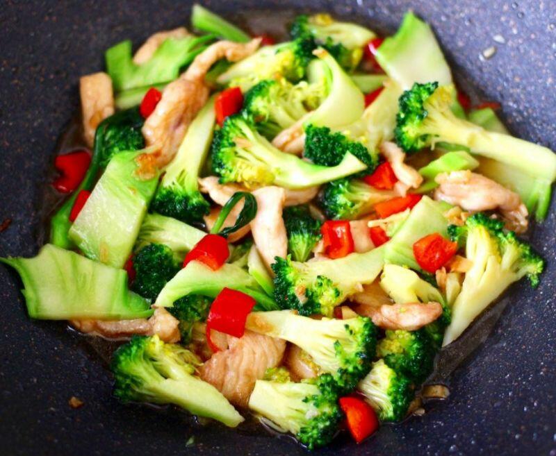 L 3 Chicken w. Broccoli