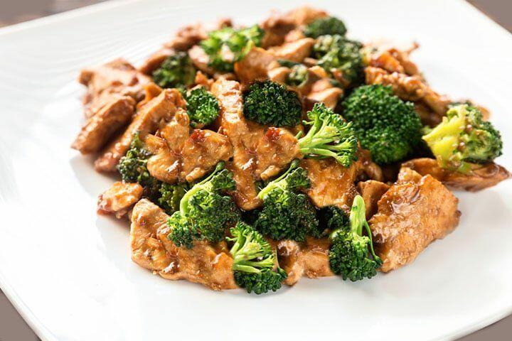 L 27 Steamed Chicken & Broccoli