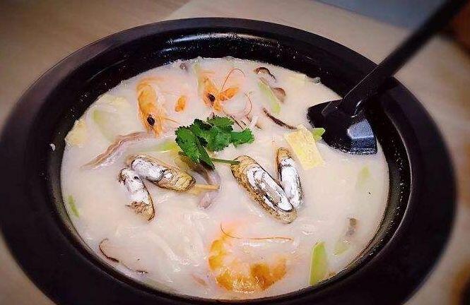 23a. Seafood Noodle Soup