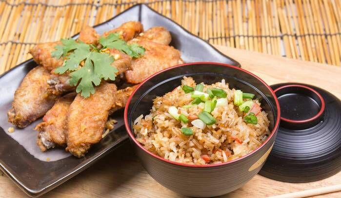 Fried Chicken Wings(4) w.Chicken Fried Rice